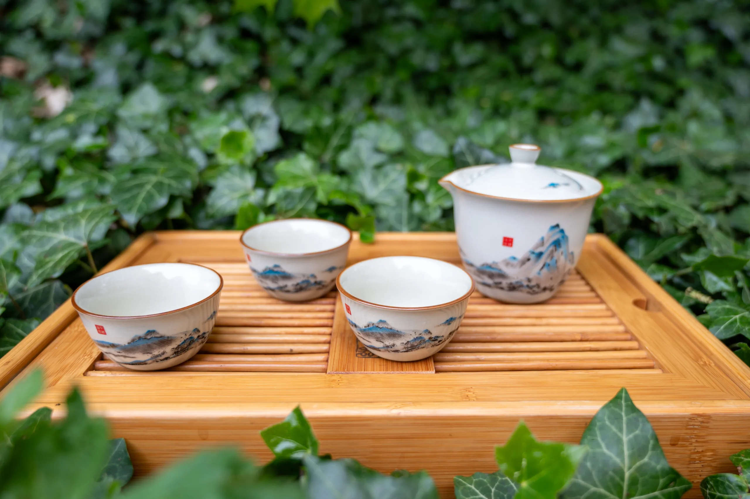 Ticho hor - cestovní gaiwan se třemi šálky